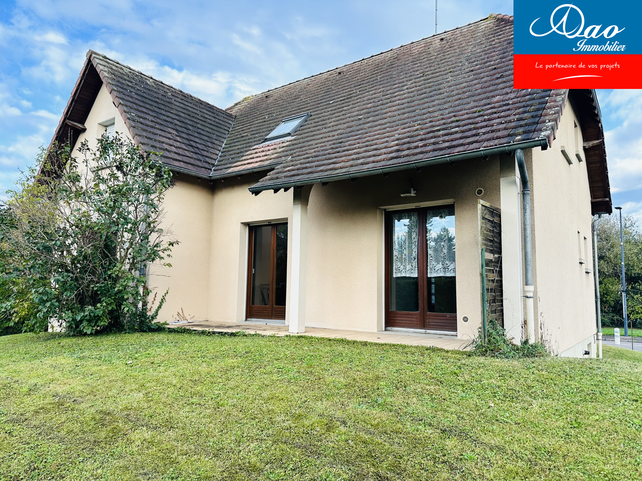 Maison sur sous sol, 3 CHAMBRES, 1 BUREAU